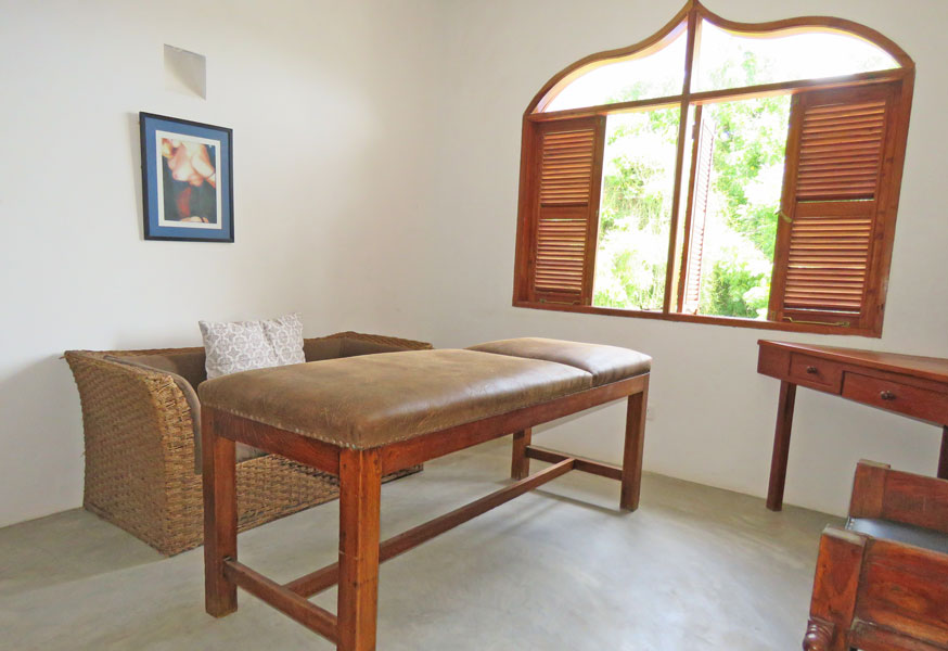 6 BEDROOM HOUSE WITH POOL AND PRIVATE BEACH ACCESS