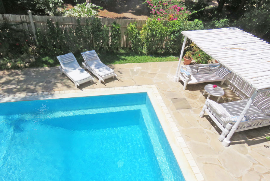 6 BEDROOM HOUSE WITH POOL AND PRIVATE BEACH ACCESS