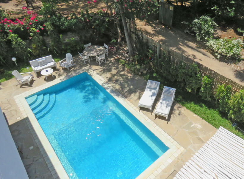 6 BEDROOM HOUSE WITH POOL AND PRIVATE BEACH ACCESS