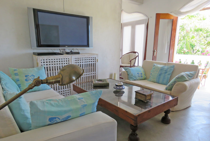 6 BEDROOM HOUSE WITH POOL AND PRIVATE BEACH ACCESS