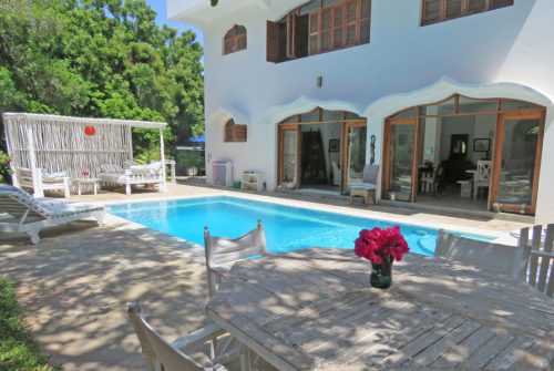 6 BEDROOM HOUSE WITH POOL AND PRIVATE BEACH ACCESS