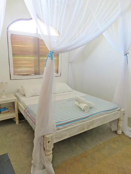 6 BEDROOM HOUSE WITH POOL AND PRIVATE BEACH ACCESS