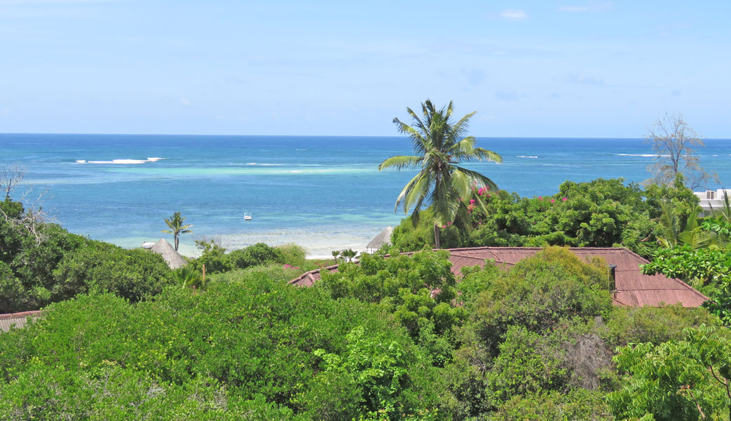 6 BEDROOM HOUSE WITH POOL AND PRIVATE BEACH ACCESS