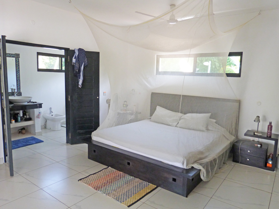 MODERN 4 BEDROOM HOUSE WITH POOL IN MIDA FOREST FOR SALE