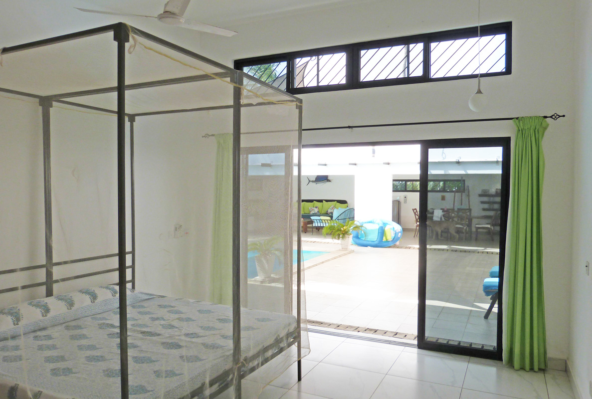 MODERN 4 BEDROOM HOUSE WITH POOL IN MIDA FOREST FOR SALE