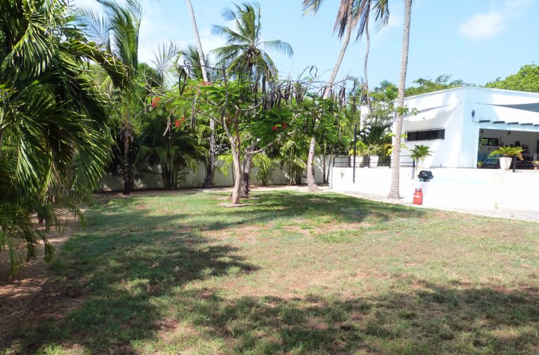 MODERN 4 BEDROOM HOUSE WITH POOL IN MIDA FOREST FOR SALE