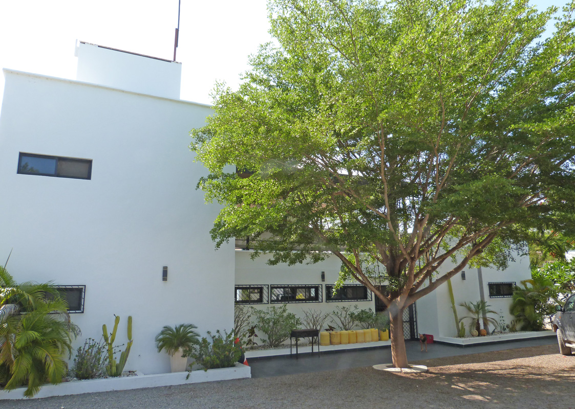MODERN 4 BEDROOM HOUSE WITH POOL IN MIDA FOREST FOR SALE