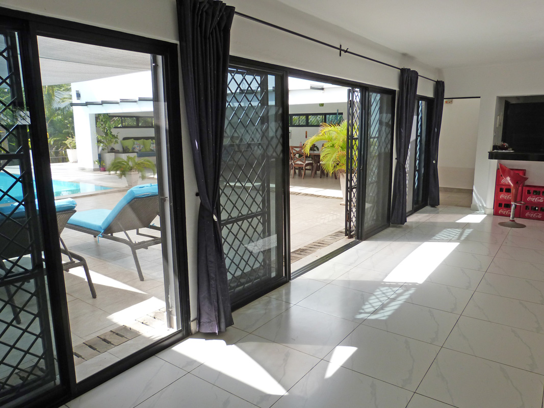 MODERN 4 BEDROOM HOUSE WITH POOL IN MIDA FOREST FOR SALE