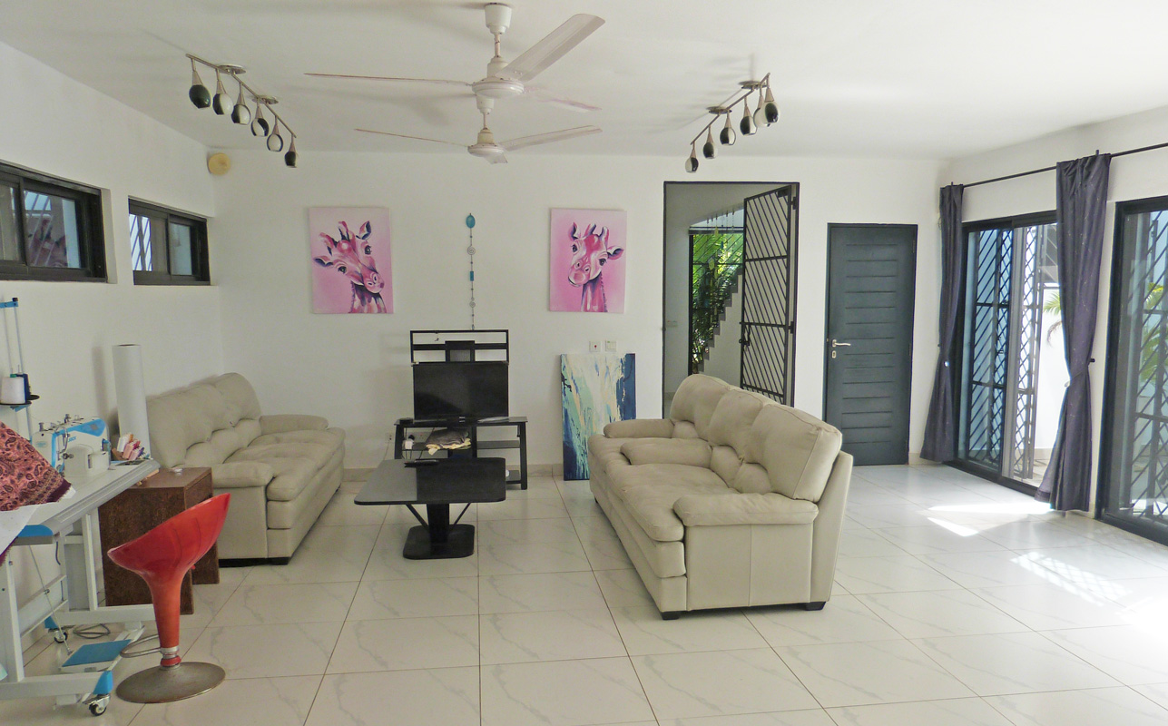 MODERN 4 BEDROOM HOUSE WITH POOL IN MIDA FOREST FOR SALE