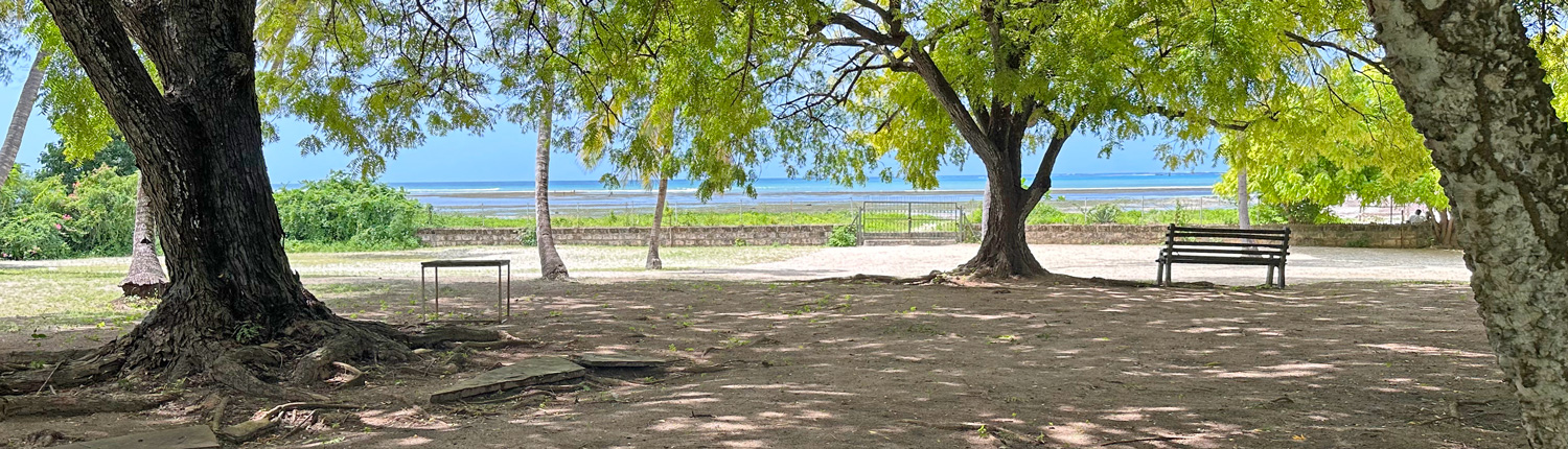 LOVELY 3.17 ACRE PLOT WITH THREE BEDROOM BEACHFRONT HOUSE IN MALINDI