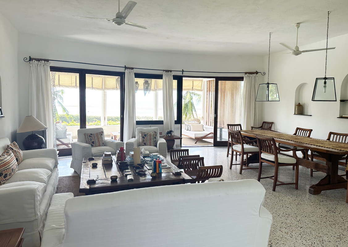 BEAUTIFUL 5 BEDROOM BEACHFRONT HOUSE IN MALINDI FOR SALE