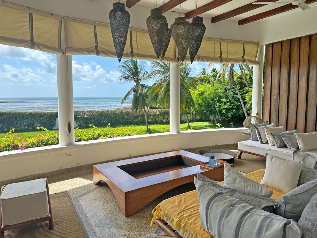 BEAUTIFUL 5 BEDROOM BEACHFRONT HOUSE IN MALINDI FOR SALE