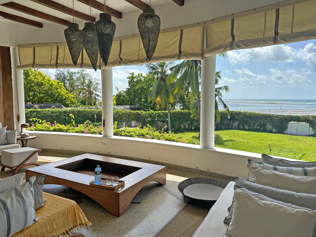 BEAUTIFUL 5 BEDROOM BEACHFRONT HOUSE IN MALINDI FOR SALE