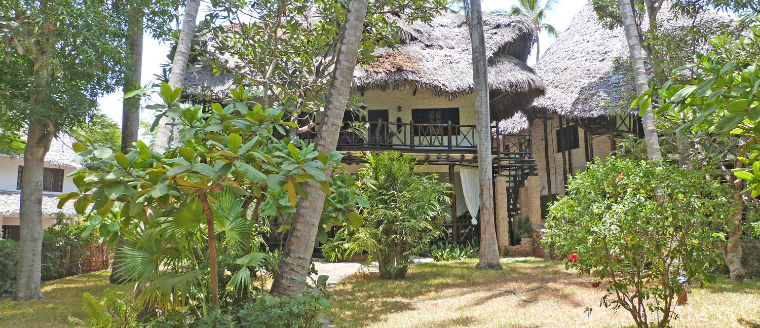 LOVELY 3 BEDROOM PRIVATE VILLA FOR SALE