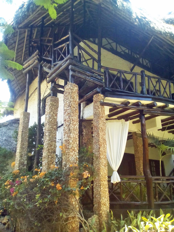 LOVELY 3 BEDROOM PRIVATE VILLA FOR SALE