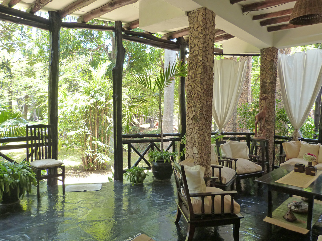 LOVELY 3 BEDROOM PRIVATE VILLA FOR SALE