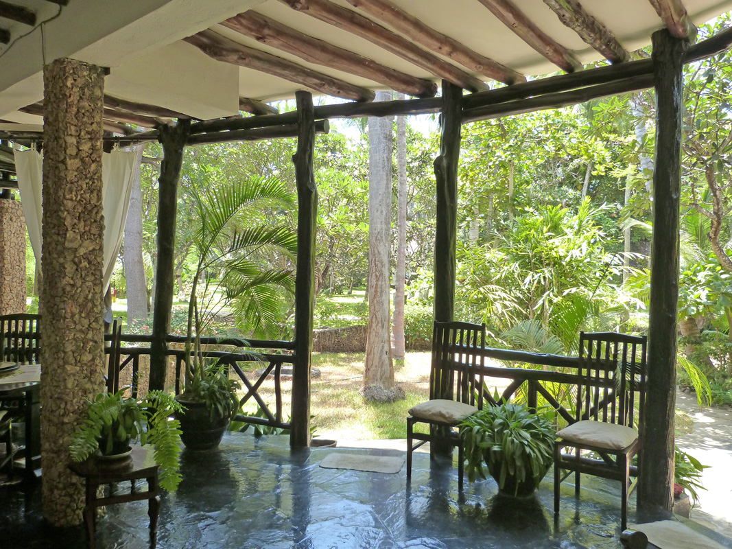 LOVELY 3 BEDROOM PRIVATE VILLA FOR SALE