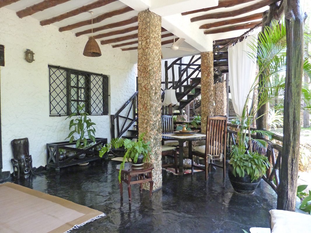 LOVELY 3 BEDROOM PRIVATE VILLA FOR SALE