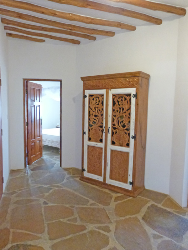 LOVELY THREE BEDROOM HOUSE WITH SWIMMING POOL