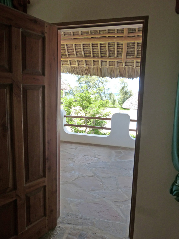 LOVELY THREE BEDROOM HOUSE WITH SWIMMING POOL
