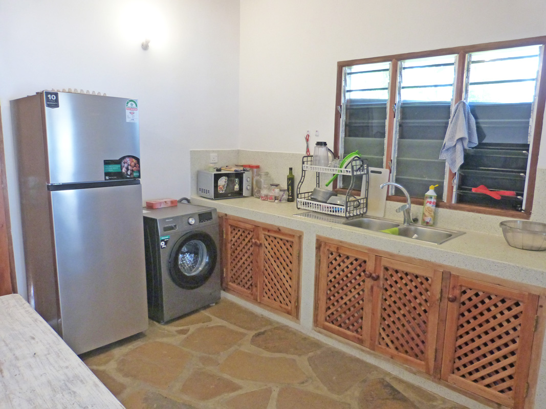 LOVELY THREE BEDROOM HOUSE WITH SWIMMING POOL