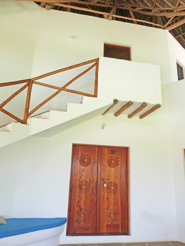LOVELY THREE BEDROOM HOUSE WITH SWIMMING POOL