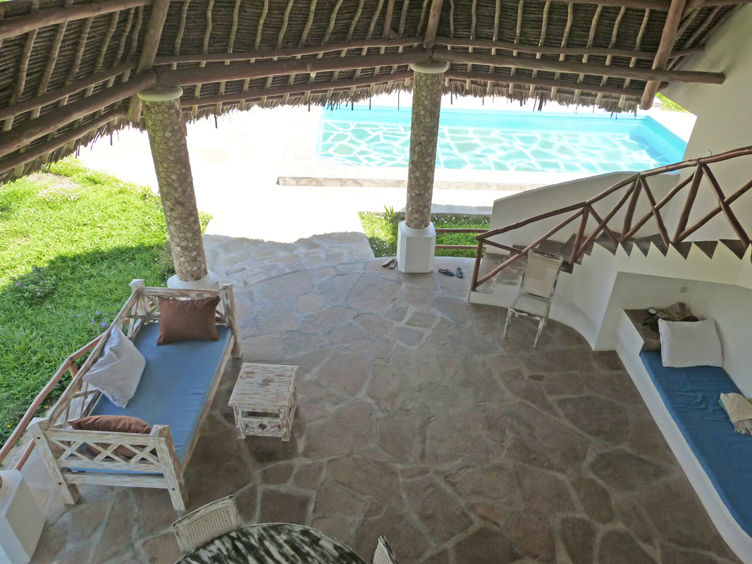 LOVELY THREE BEDROOM HOUSE WITH SWIMMING POOL