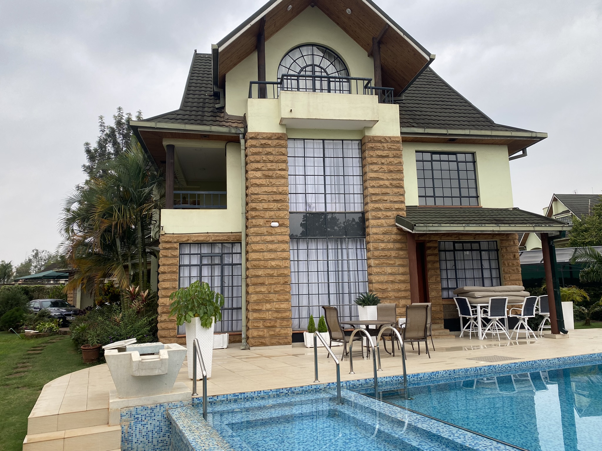 Elegant and modern 4 bedroom villa in Garden Estate