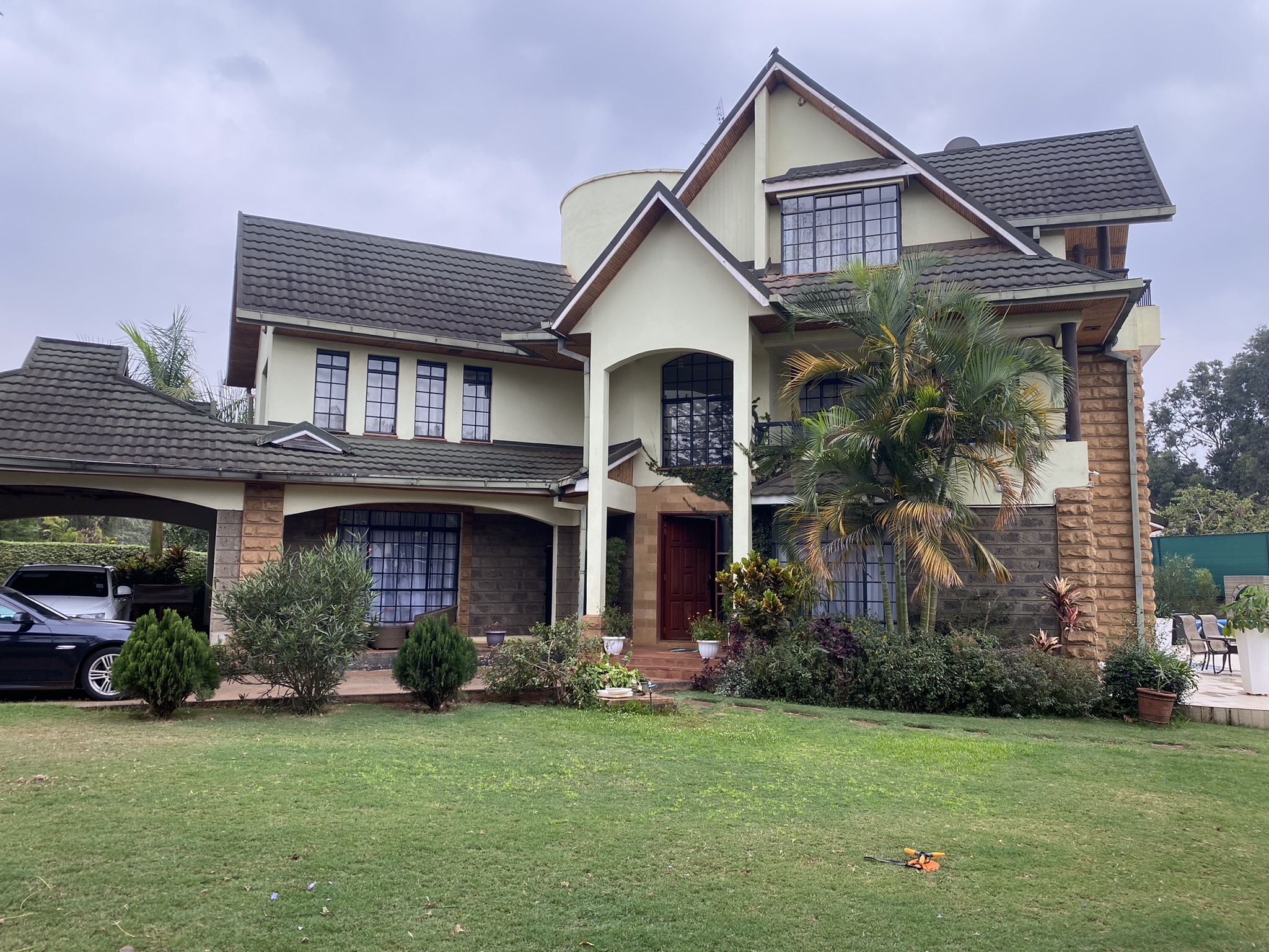 Elegant and modern 4 bedroom villa in Garden Estate
