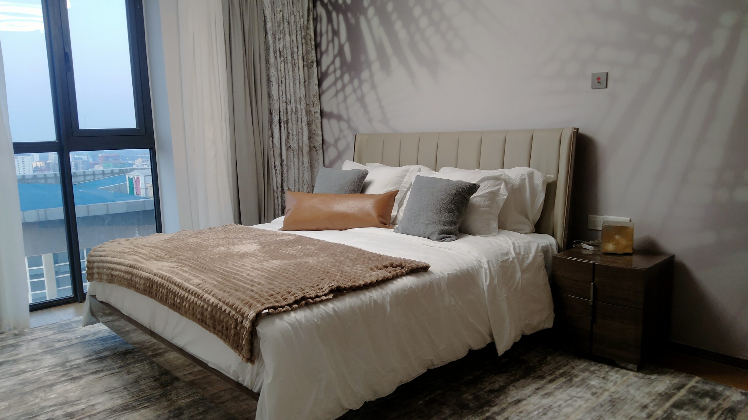 A modern urban living and exquisite 2-bedroom apartment