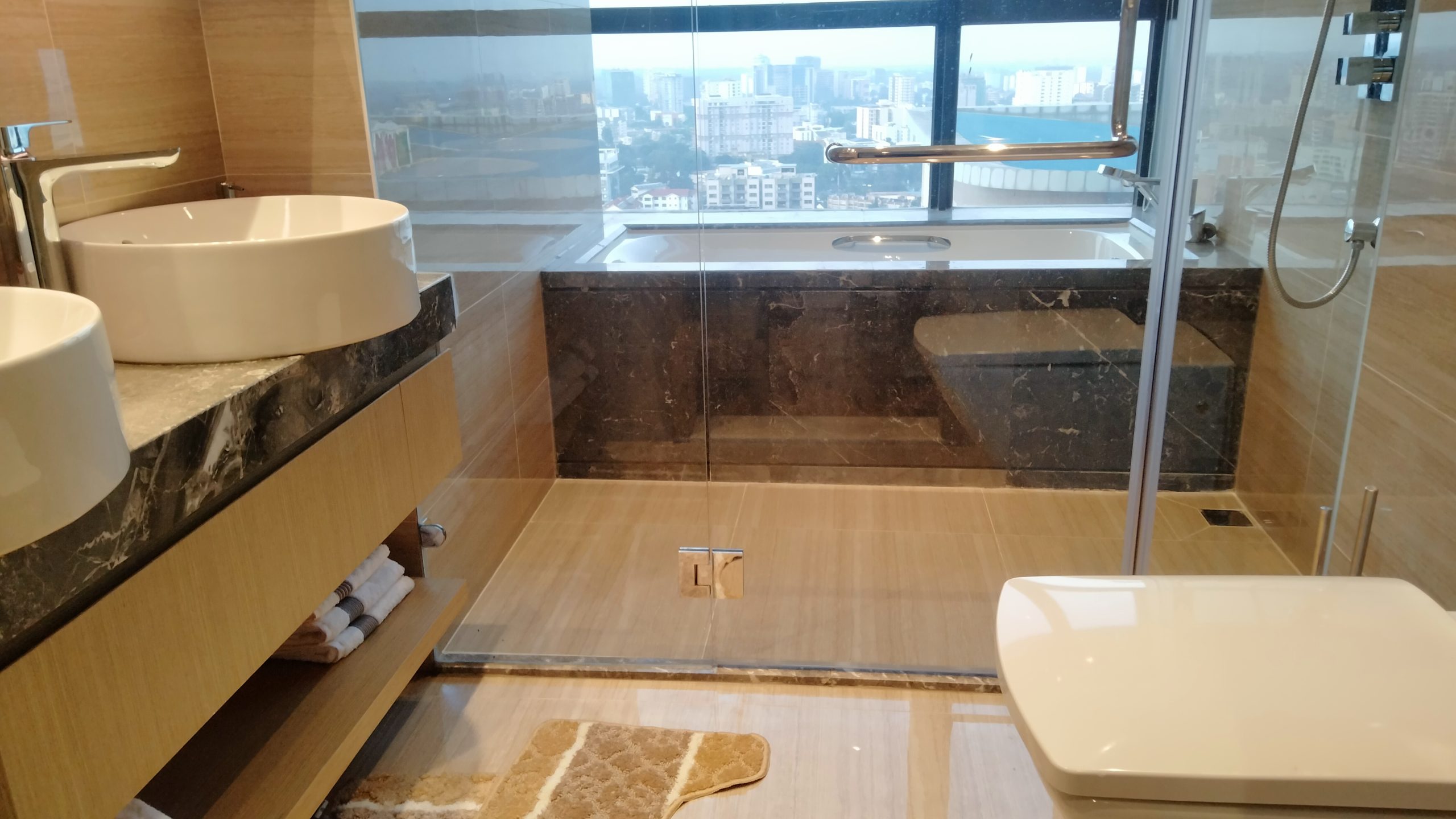 A modern urban living and exquisite 2-bedroom apartment