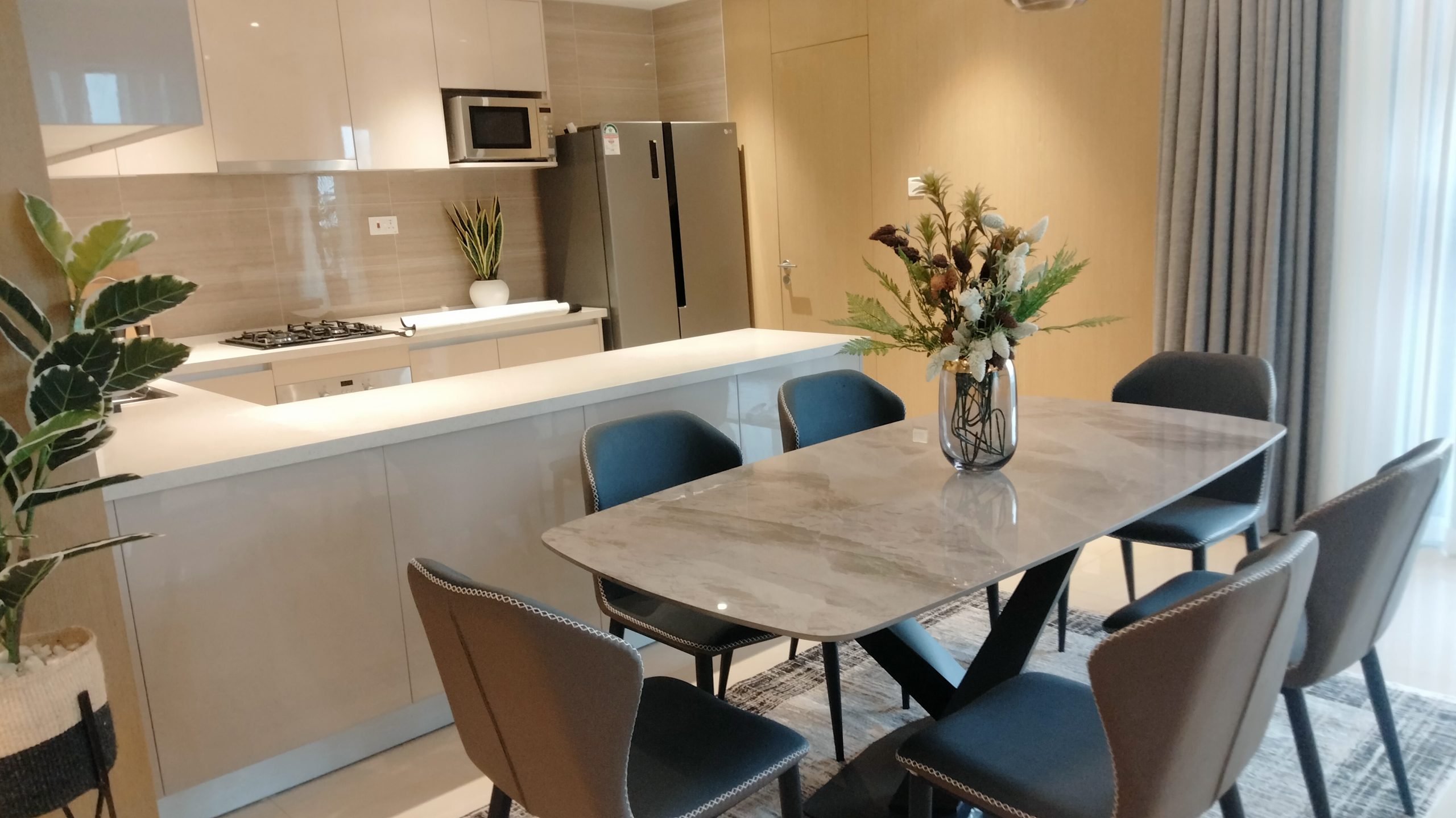 A modern urban living and exquisite 2-bedroom apartment