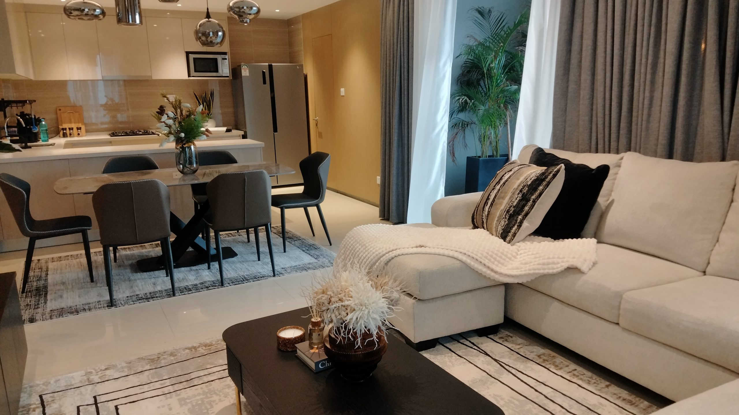 A modern urban living and exquisite 2-bedroom apartment