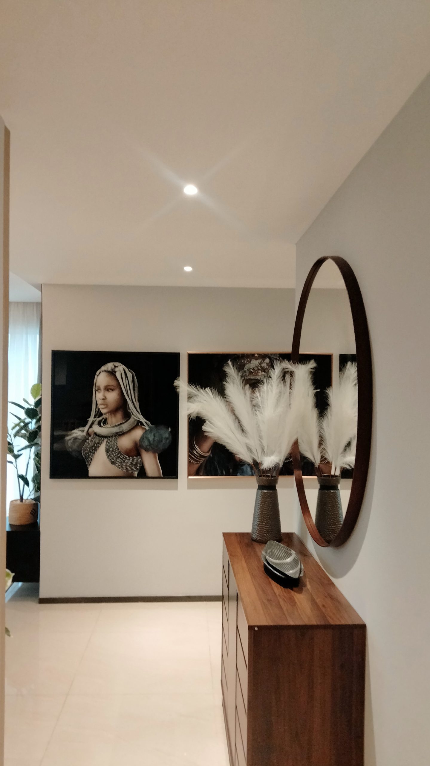 A modern urban living and exquisite 2-bedroom apartment