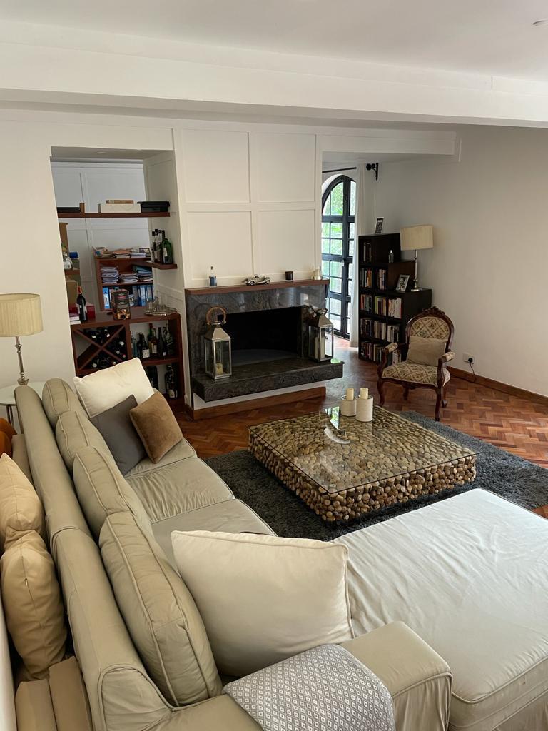 A charming 4-bedroom double storey house on 0.9 Acre of Mature garden for sale          