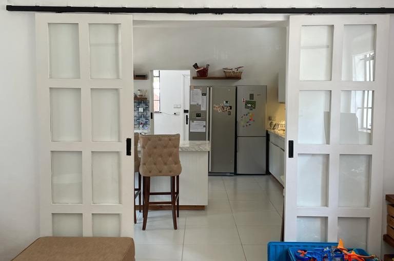 A charming 4-bedroom double storey house on 0.9 Acre of Mature garden for sale          