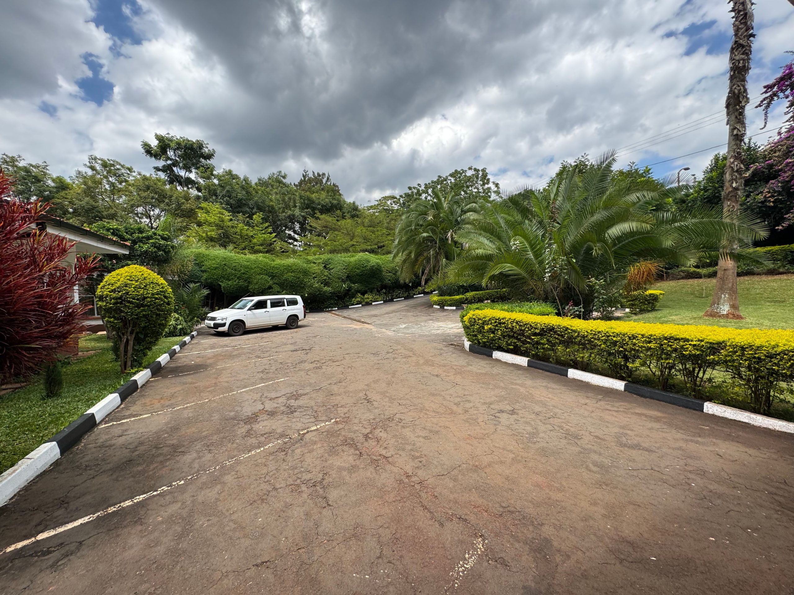 5- bedroom ambassadorial residence