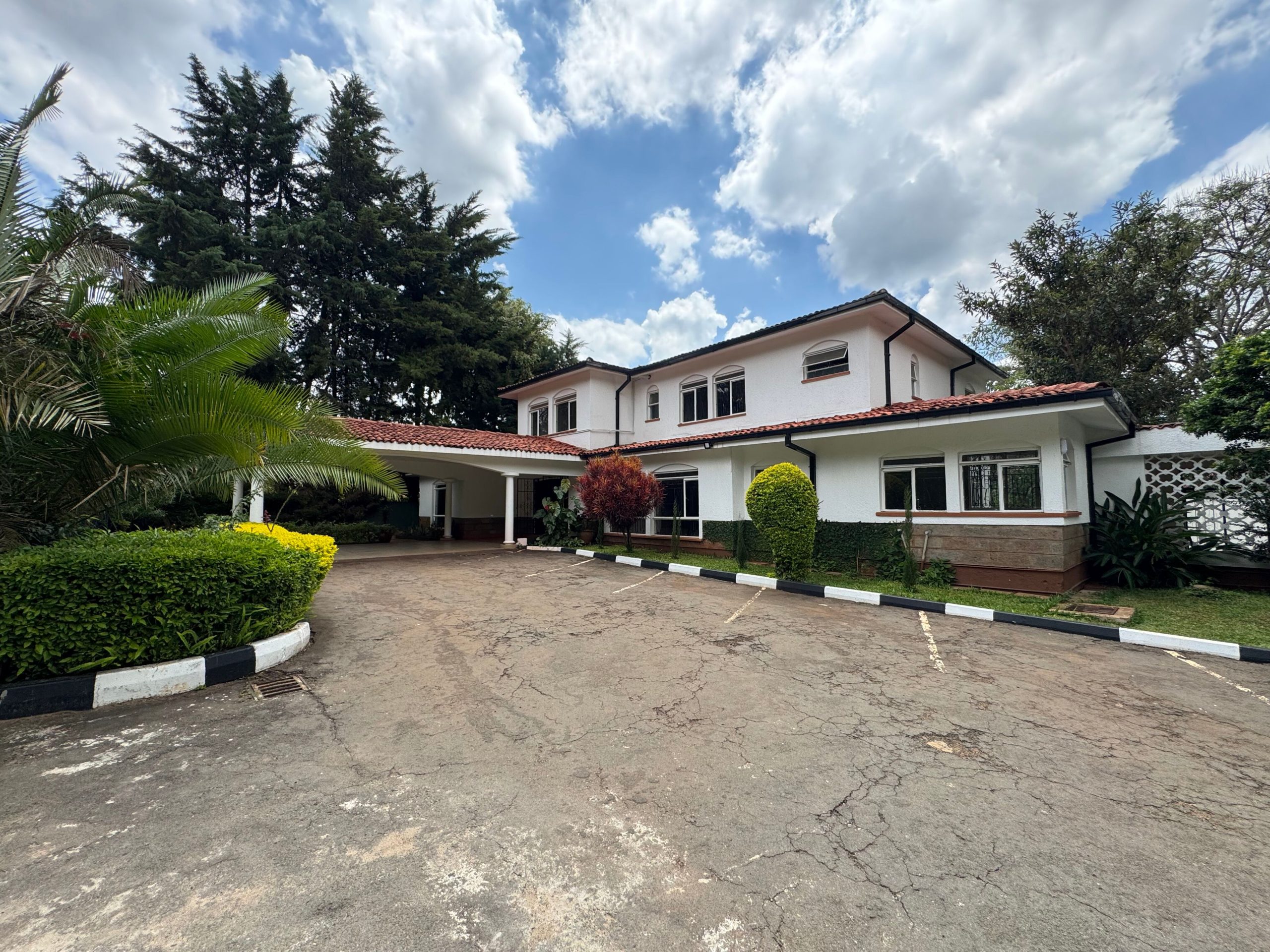 5- bedroom ambassadorial residence