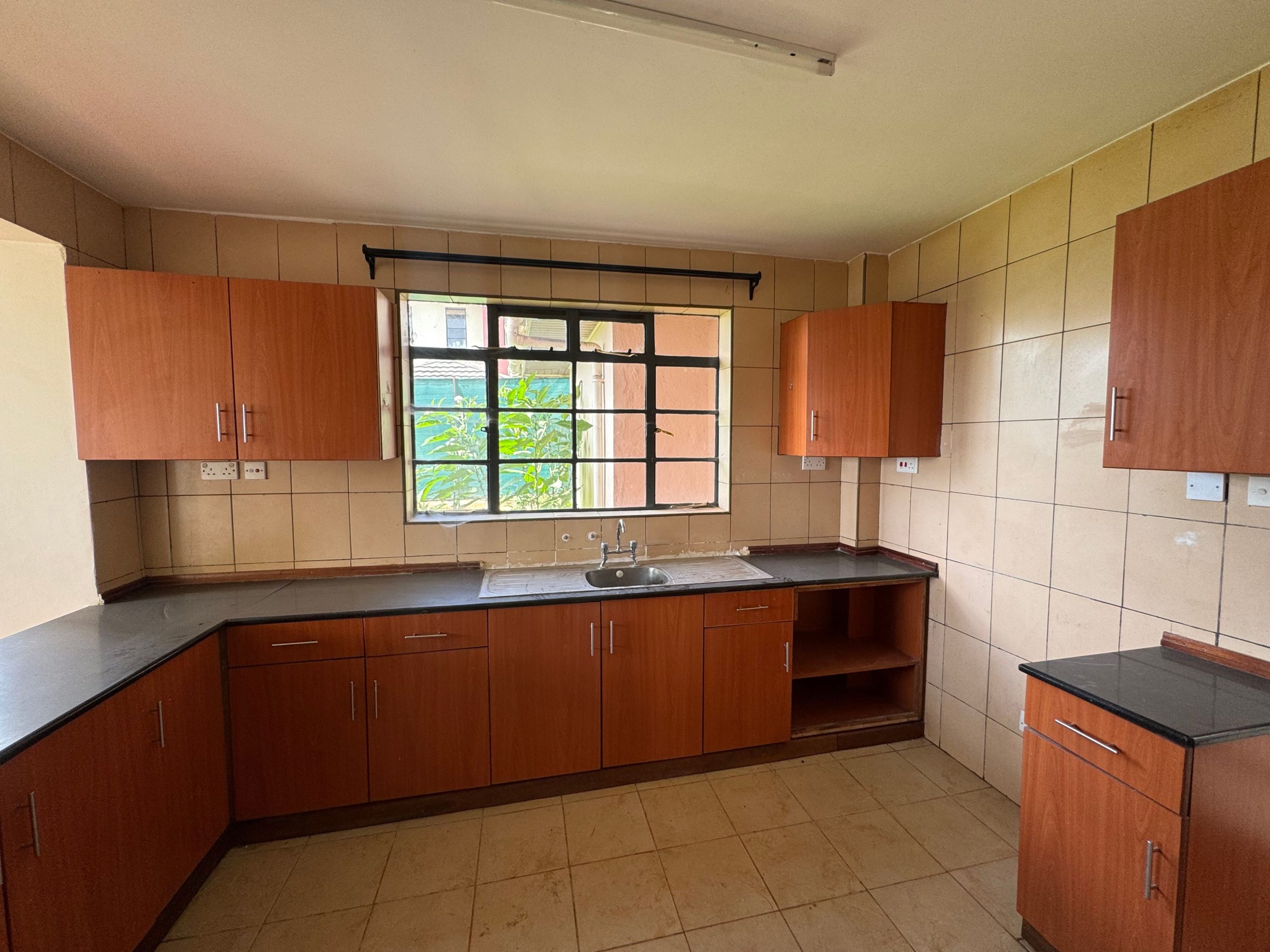 A 4 bedroom home in Sigona for sale