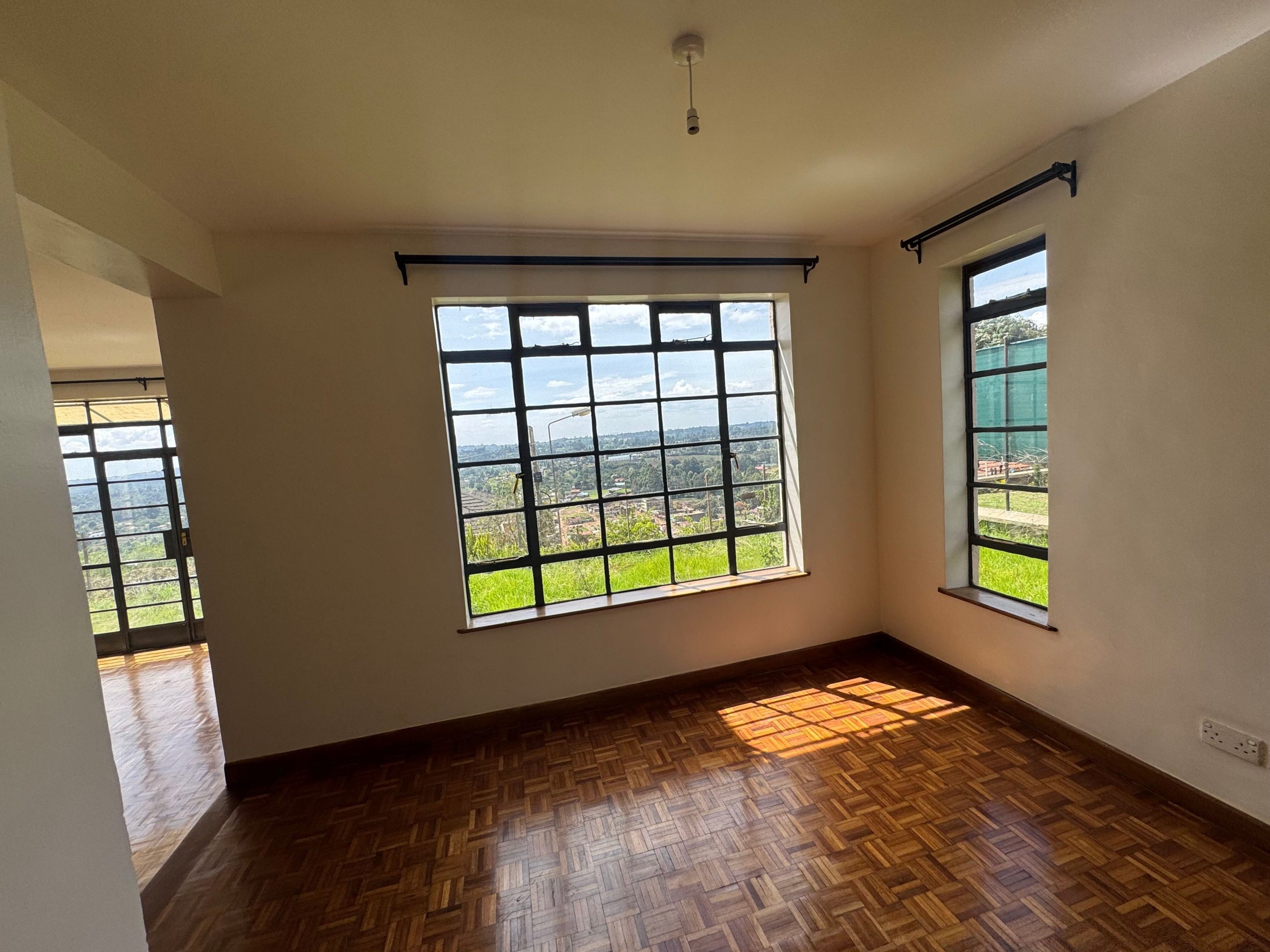 A 4 bedroom home in Sigona for sale