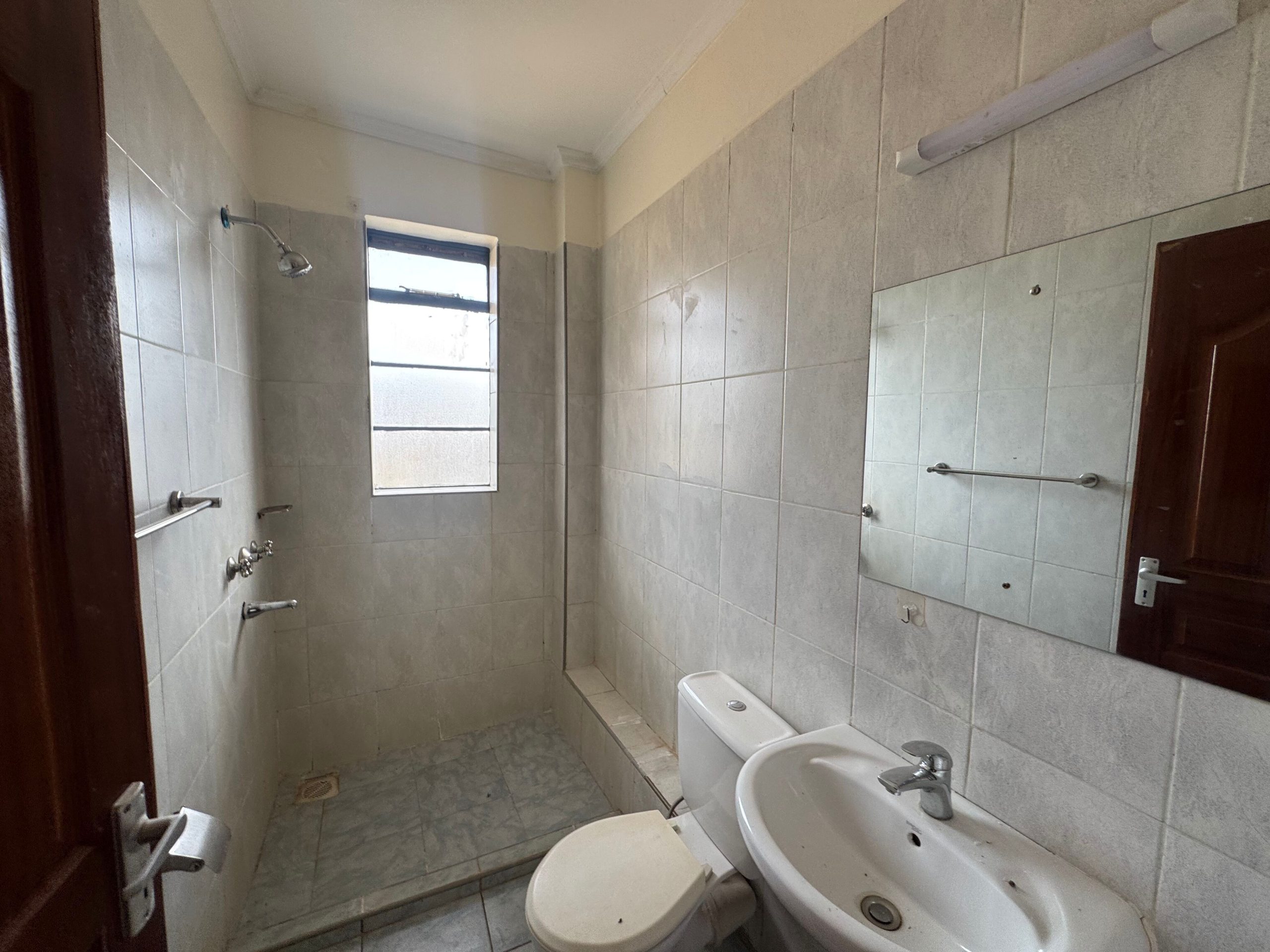 A 4 bedroom home in Sigona for sale