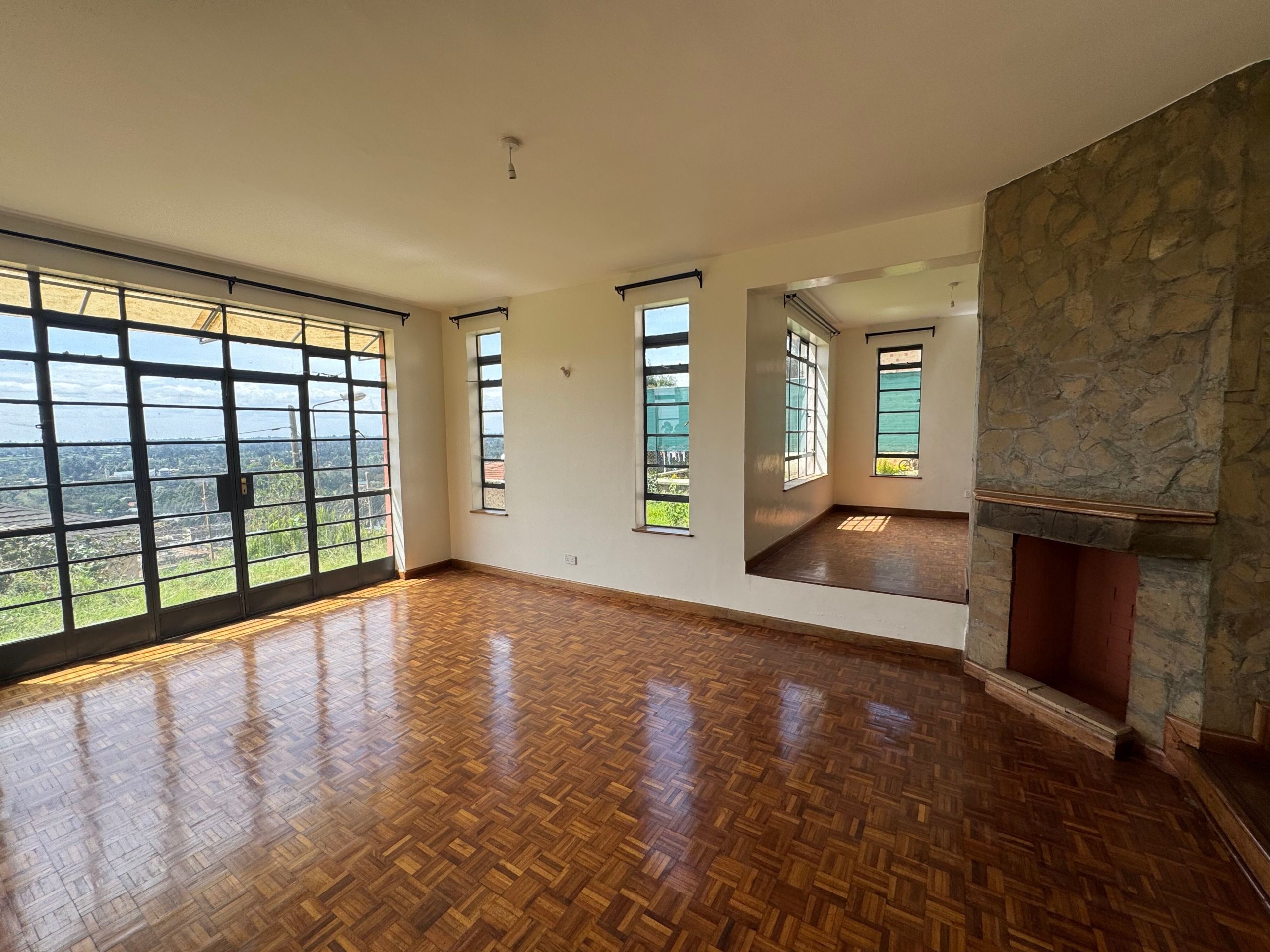 A 4 bedroom home in Sigona for sale