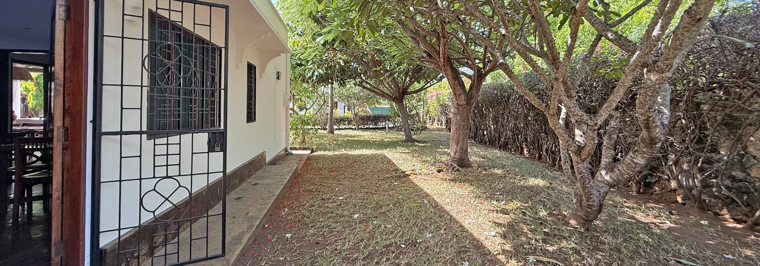 3 BEDROOM BUNGALOW CLOSE TO PRAWNS LAKE