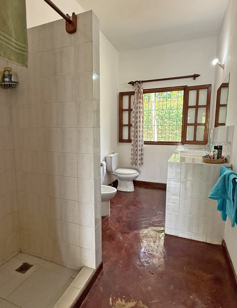 3 BEDROOM BUNGALOW CLOSE TO PRAWNS LAKE