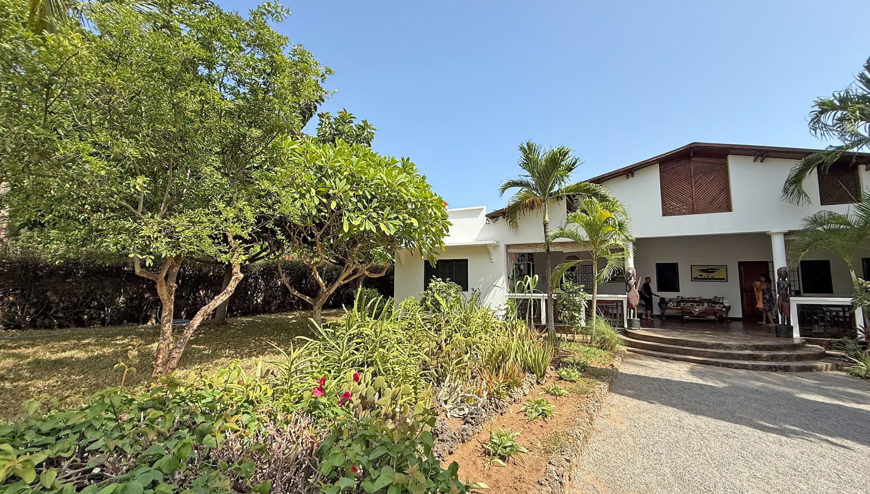 3 BEDROOM BUNGALOW CLOSE TO PRAWNS LAKE