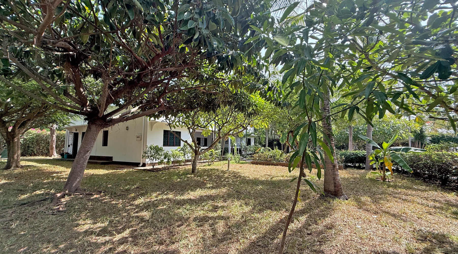3 BEDROOM BUNGALOW CLOSE TO PRAWNS LAKE
