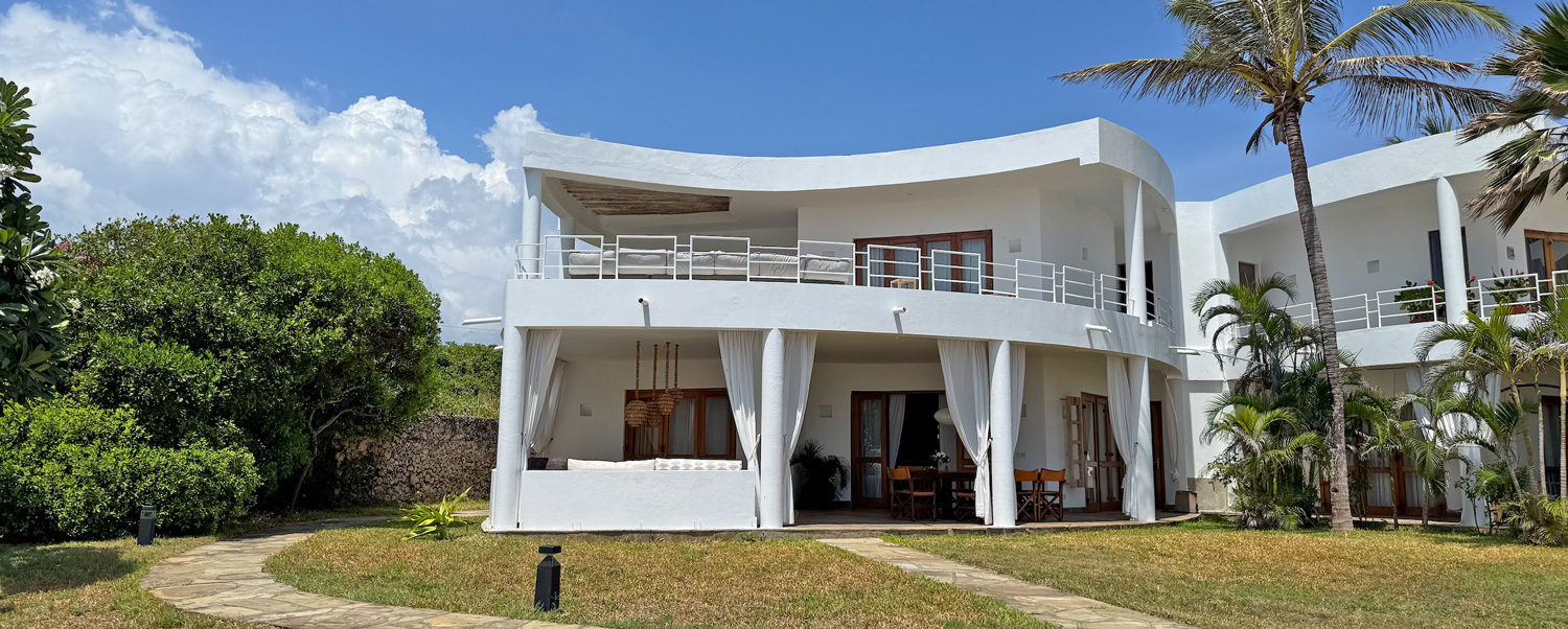 3 Bedroom Ocean front villa in amani resort