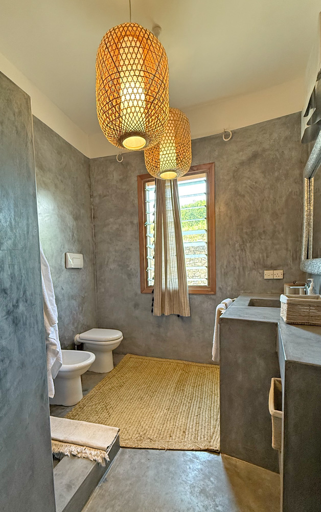 3 Bedroom Ocean front villa in amani resort
