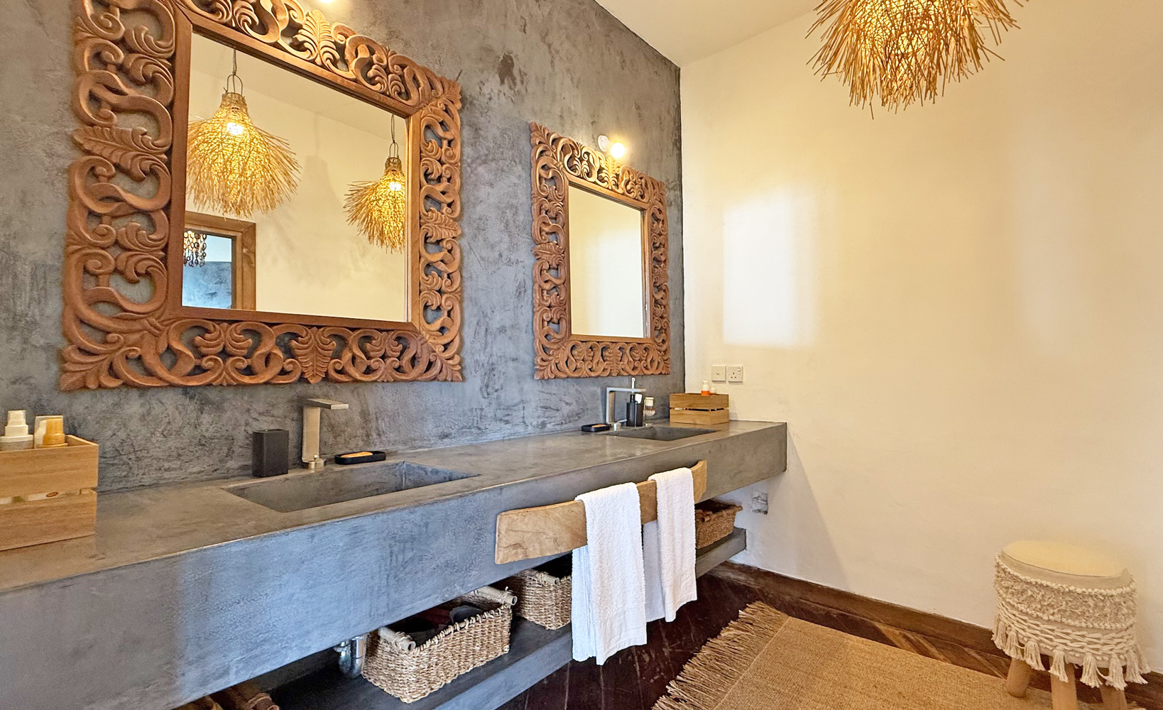 3 Bedroom Ocean front villa in amani resort