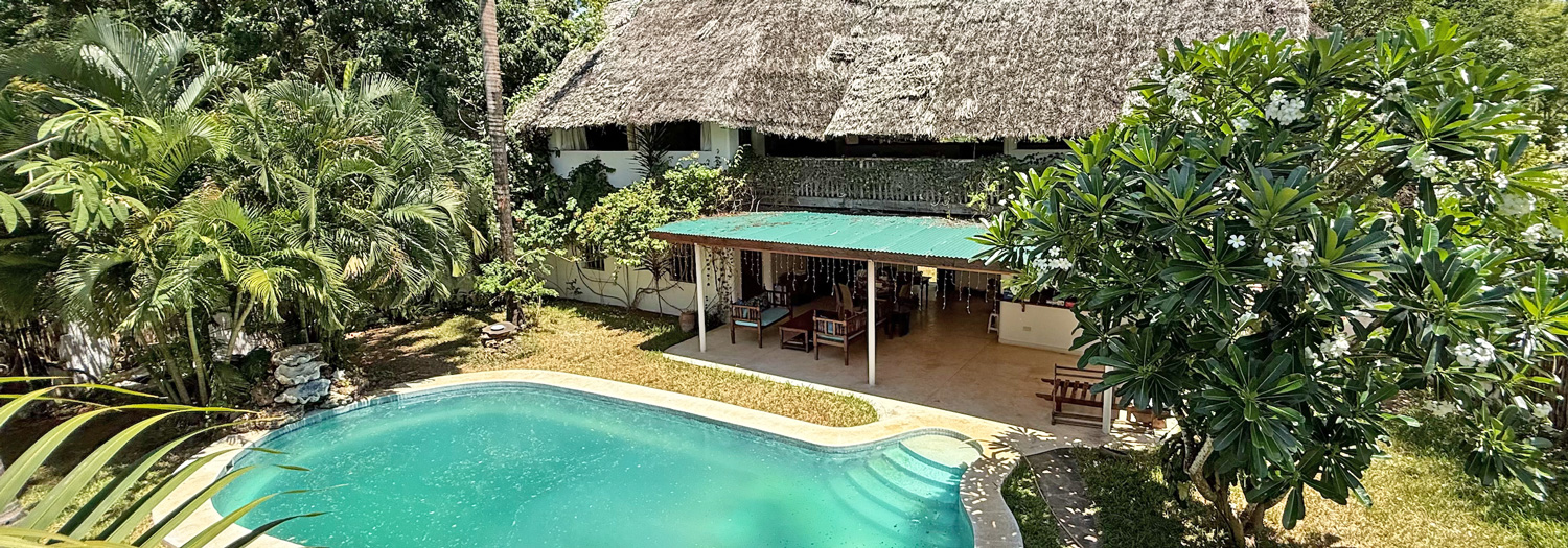 LOVELY 3 BEDROOM HOUSE WITH POOL